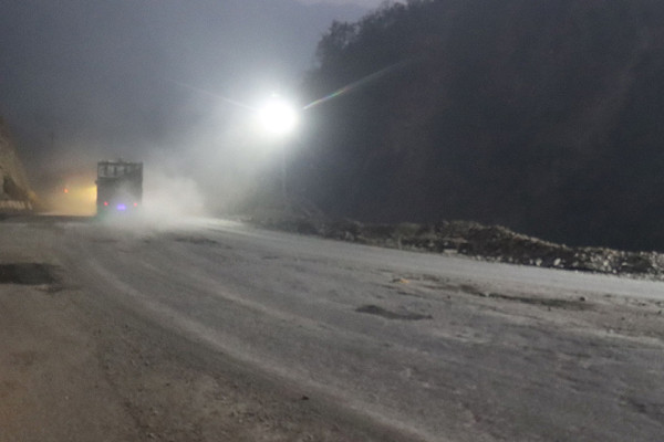 तुइन खोलाको पहिरोमा ‘फ्लड लाइट’ जडान